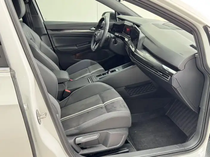 Volkswagen Golf 2023 Model 280TSI DSG R-Line Lite – фото 5