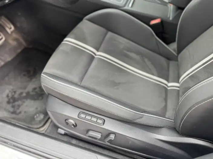Volkswagen Golf 2023 Model 280TSI DSG R-Line Lite – фото 10
