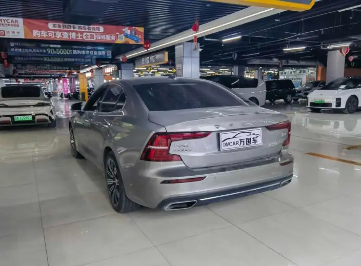 Volvo S60 2022 Model B4 Smart Range Deluxe Edition – фото 4
