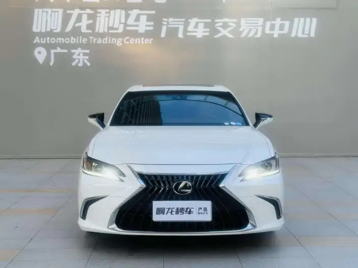 Lexus ES 2022 Model 200 Superior Edition – фото 2