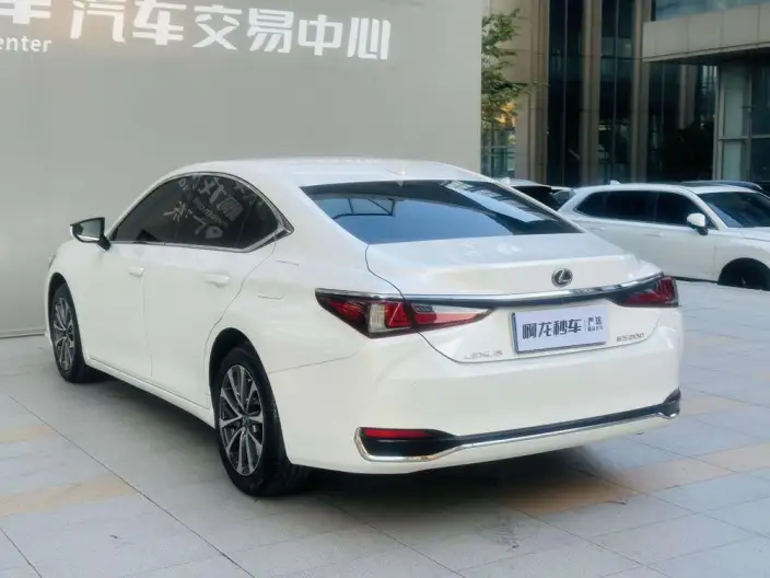 Lexus ES 2022 Model 200 Superior Edition – фото 5