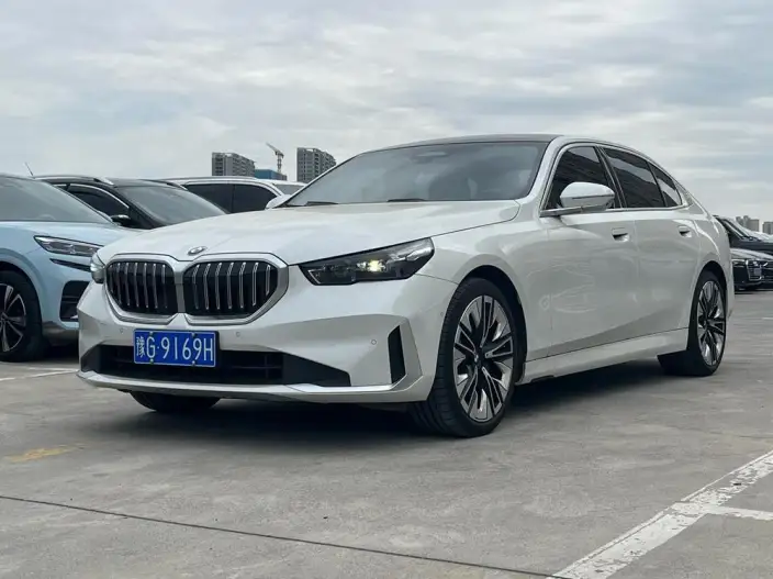 BMW 5 Series 2024 Model 530Li Exclusive Model Luxury Set – фото 1