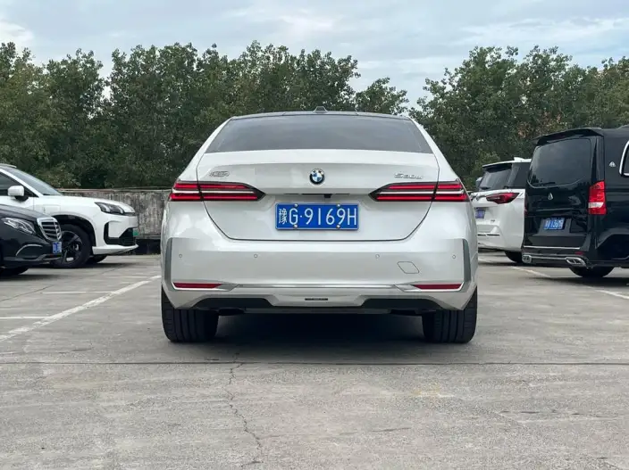 BMW 5 Series 2024 Model 530Li Exclusive Model Luxury Set – фото 4