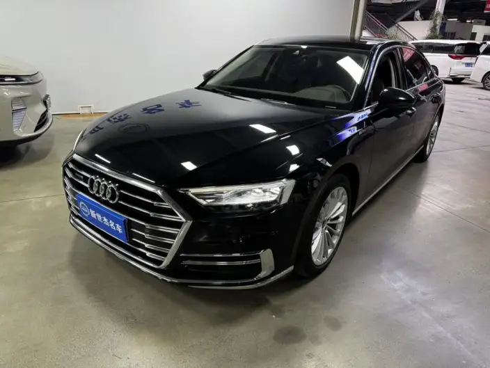 Audi A8 2021 Model A8L 50 TFSI quattro Comfort Model – фото 1
