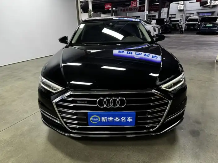 Audi A8 2021 Model A8L 50 TFSI quattro Comfort Model – фото 2