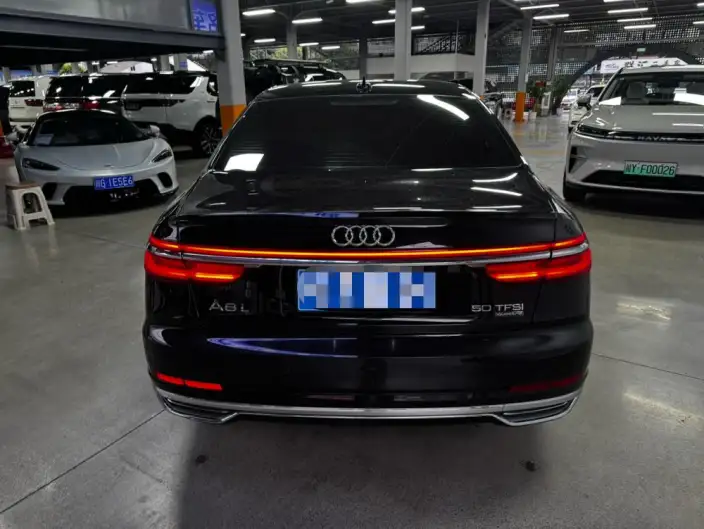Audi A8 2021 Model A8L 50 TFSI quattro Comfort Model – фото 4