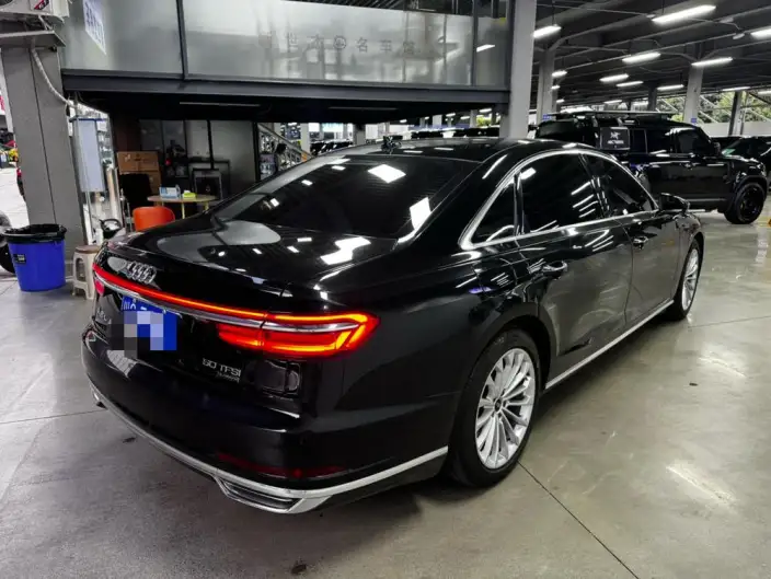 Audi A8 2021 Model A8L 50 TFSI quattro Comfort Model – фото 5