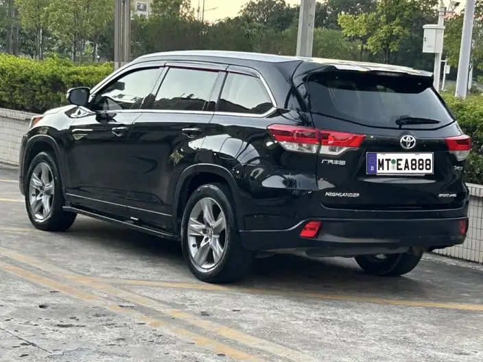 Toyota Highlander 2021 Model 2.0T 4WD Premium Edition 7 seat – фото 4