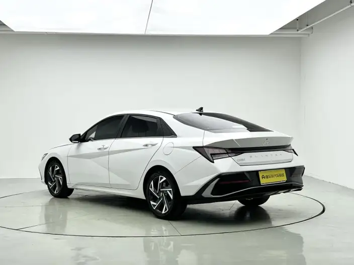 Hyundai Ioniq 2023 Model 1.5L CVT GLX Elite Edition – фото 5