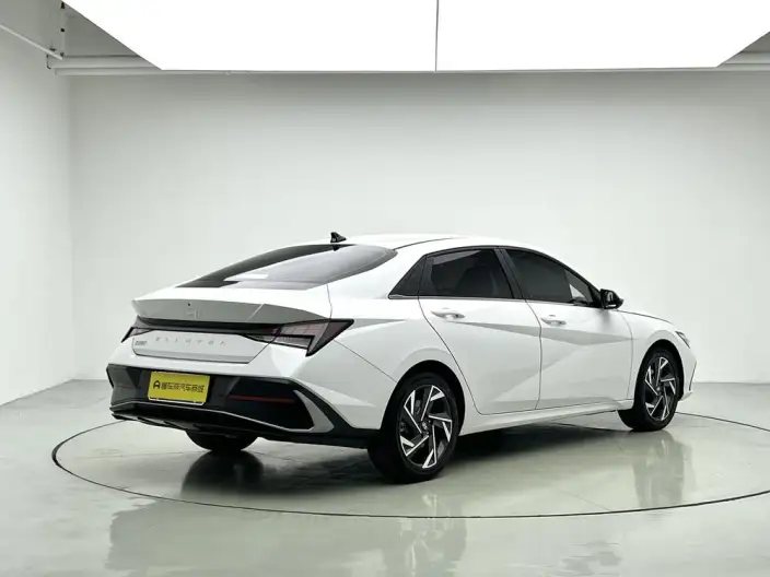 Hyundai Ioniq 2023 Model 1.5L CVT GLX Elite Edition – фото 7