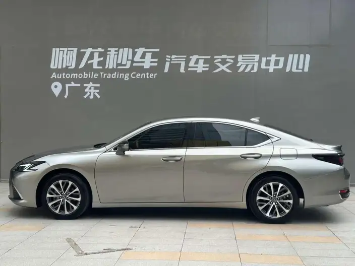 Lexus ES 2025 Model 200 Premium
