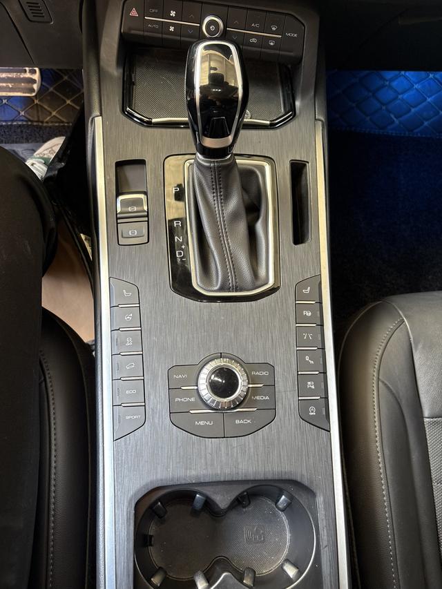 WEY VV5 2017 2.0T Ultra Luxury – фото 7