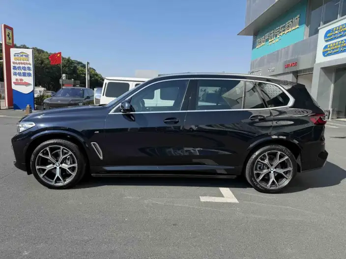 BMW X5 2022 Model xDrive 40Li M Sports Set – фото 3