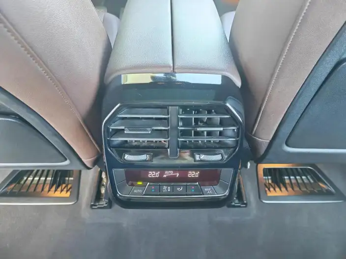 BMW iX 2023 Model xDrive40 – фото 10