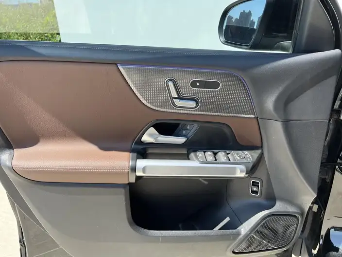 Mercedes-Benz GLB 2023 Model GLB 220 Fashion Model – фото 9