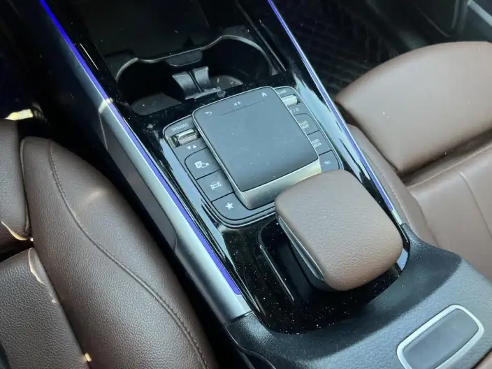 Mercedes-Benz GLB 2023 Model GLB 220 Fashion Model – фото 10