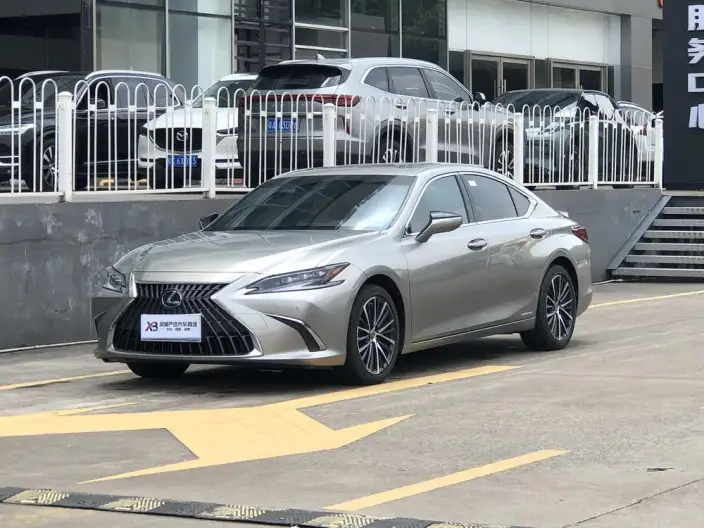 Lexus ES 2021 Model 300h Premium