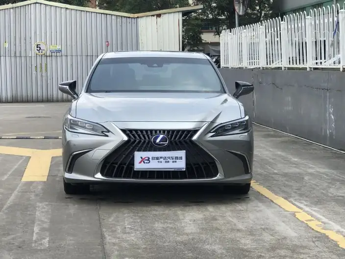 Lexus ES 2021 Model 300h Premium