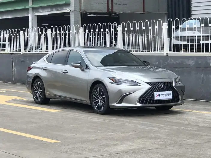 Lexus ES 2021 Model 300h Premium