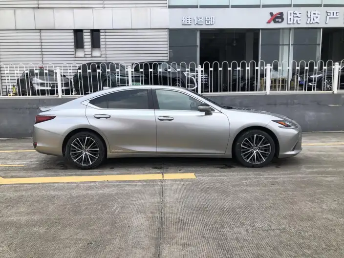 Lexus ES 2021 Model 300h Premium – фото 8