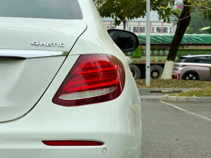 Mercedes-Benz E-Class Imported 2020 Model E 260 Sports Edition 4MATIC – фото 9