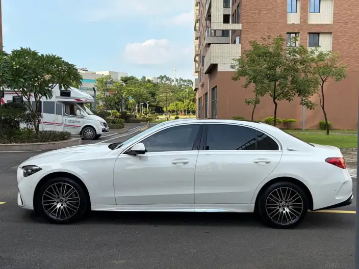 Mercedes-Benz C-Class 2024 Model C 260 L Sports Edition – фото 4