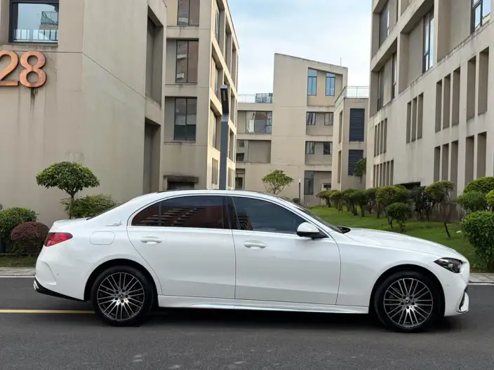 Mercedes-Benz C-Class 2024 Model C 260 L Sports Edition – фото 8
