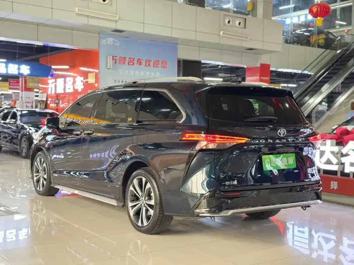 Granvia 2023 Model Intelligent Hybrid 2.5L Noble PLUS – фото 4