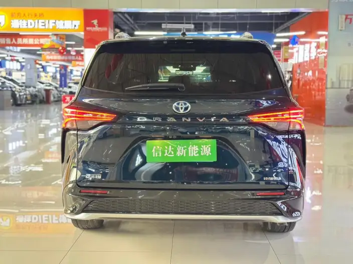 Granvia 2023 Model Intelligent Hybrid 2.5L Noble PLUS – фото 5