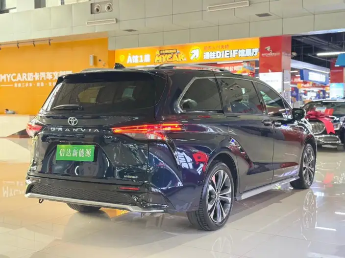 Granvia 2023 Model Intelligent Hybrid 2.5L Noble PLUS – фото 6