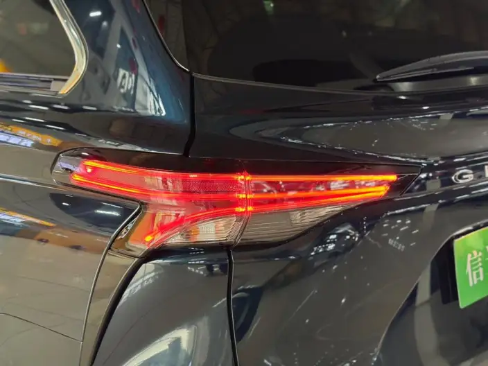 Granvia 2023 Model Intelligent Hybrid 2.5L Noble PLUS – фото 8