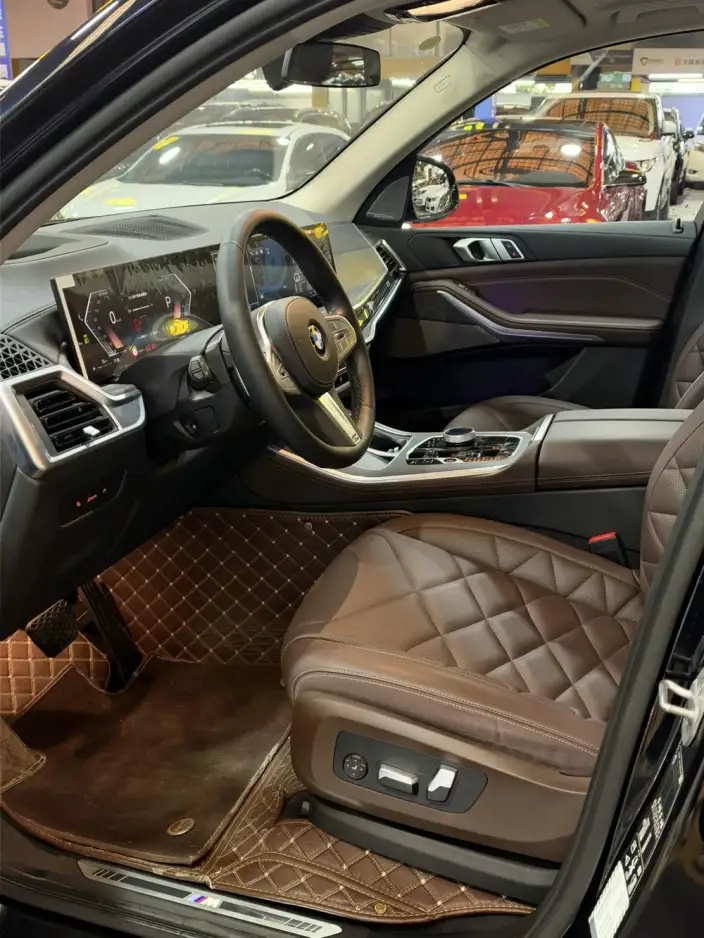 BMW X5 2025 Model xDrive30Li Exclusive Model M Sports Night Set – фото 9