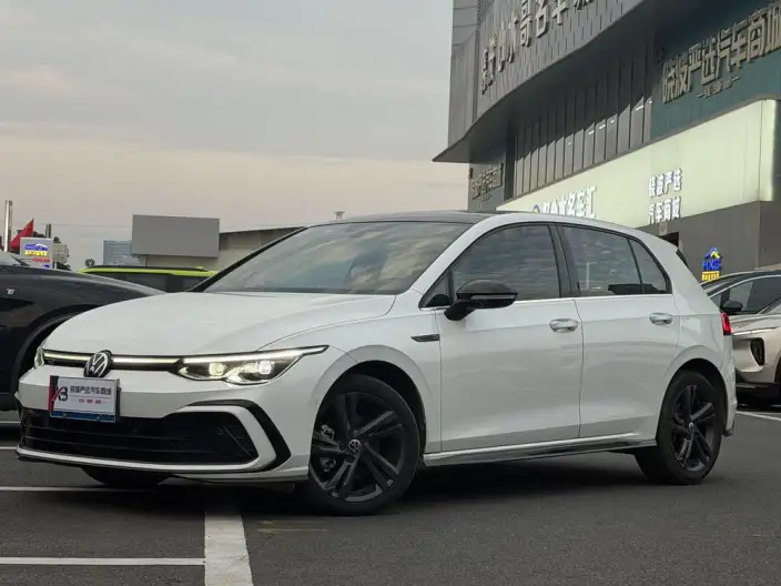 Volkswagen Golf 2023 Model 280TSI DSG R-Line