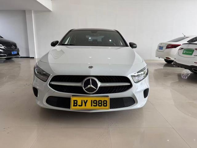 Mercedes-Benz A-class Модель 2020 года комплектация A 180 L Sports sedan – фото 4