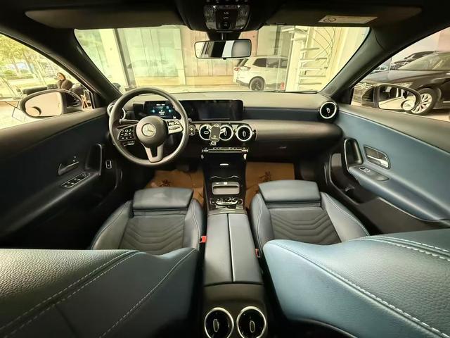 Mercedes-Benz A-class Модель 2020 года комплектация A 180 L Sports sedan – фото 6