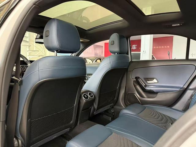 Mercedes-Benz A-class Модель 2020 года комплектация A 180 L Sports sedan – фото 8