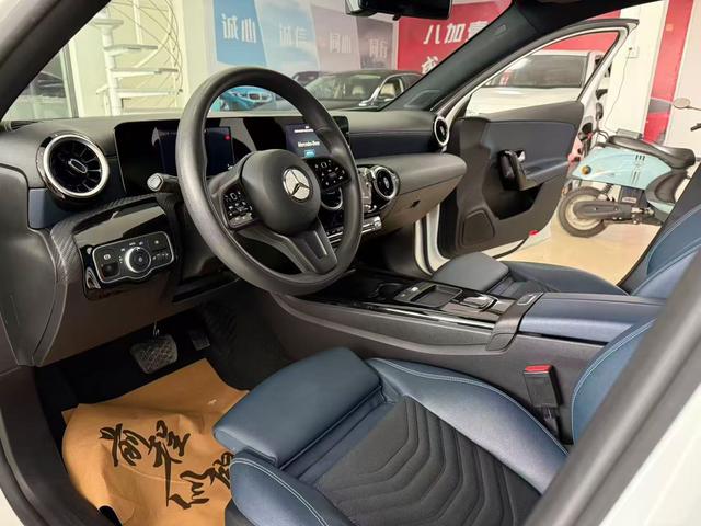 Mercedes-Benz A-class Модель 2020 года комплектация A 180 L Sports sedan – фото 9