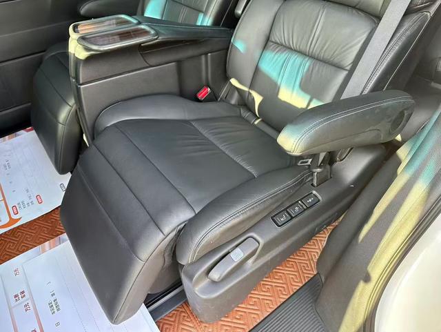 Honda Elysion 2016 2.4L Luxury – фото 6