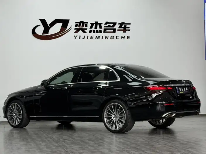 Mercedes-Benz E-Class 2022 Model E 300 L Luxury Model sedan – фото 4