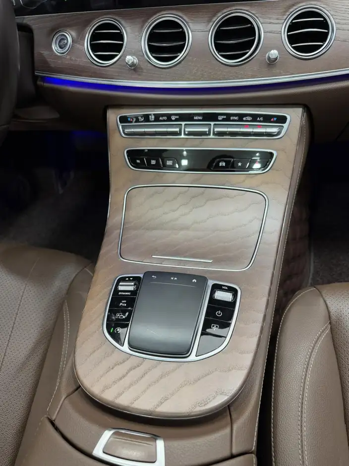 Mercedes-Benz E-Class 2022 Model E 300 L Luxury Model sedan – фото 9