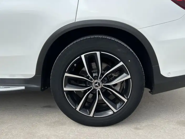 Mercedes-Benz GLC 2021 Model GLC 260 L 4MATIC Luxury Model – фото 6