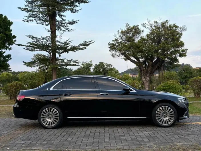 Mercedes-Benz E-Class 2023 Model E 300 L Luxury Model sedan – фото 7