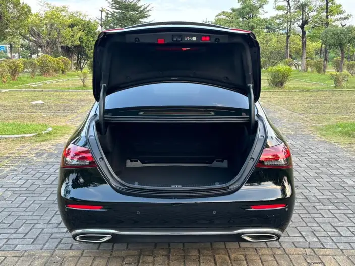 Mercedes-Benz E-Class 2023 Model E 300 L Luxury Model sedan – фото 8