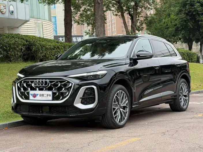 Audi Q5L 2026 Model 2.0T Smart Hybrid Luxury Model – фото 1