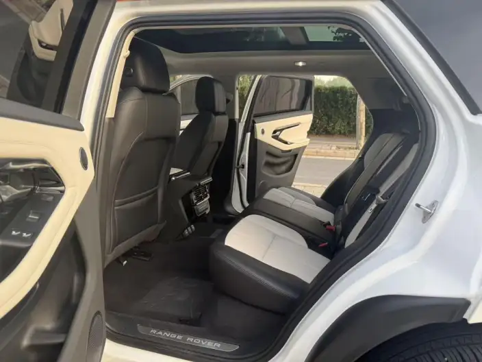 Range Rover Evoque PHEV 2021 Model Aurora L P300e – фото 8