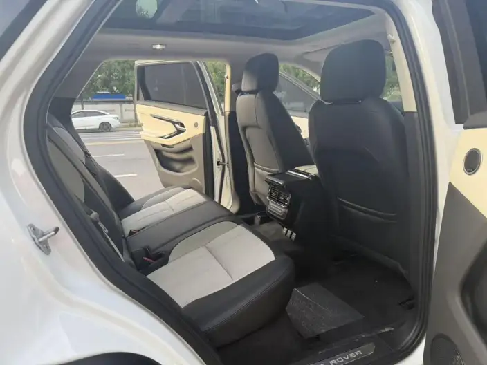 Range Rover Evoque PHEV 2021 Model Aurora L P300e – фото 9