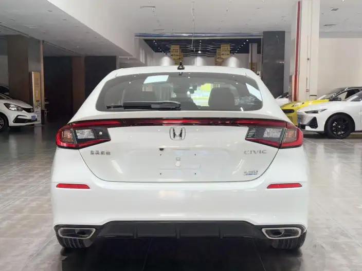 Honda Civic 2023 Model HATCHBACK 240TURBO CVT Extremely sharp version – фото 6