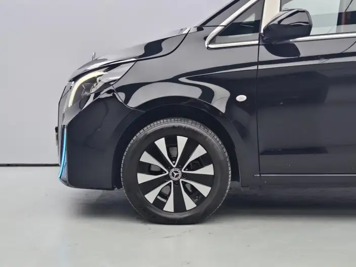 Viano 2023 Model 2.0T Elite Edition 7 seat – фото 6