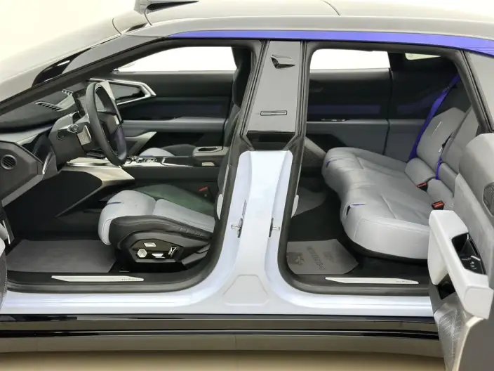 HiPhi Z 2023 Model 5 seat Edition – фото 9