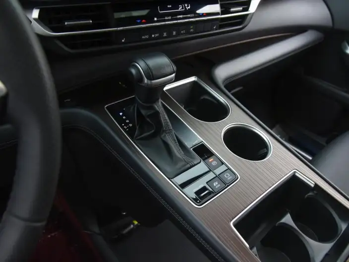 Granvia 2024 Model Intelligent Hybrid 2.5L 2WD Noble PLUS Edition – фото 9